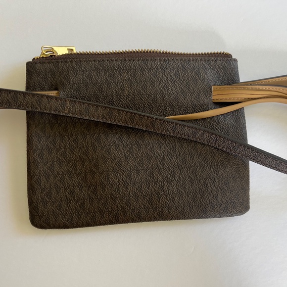 MICHAEL Michael Kors Logo Fanny Pack Size Small - Picture 3 of 5